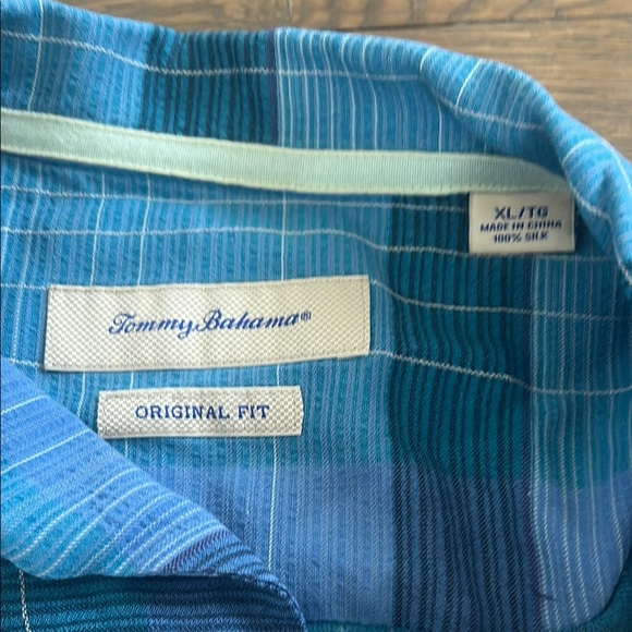 BLUE TOMMY BAHAMA SHIRT - Picture 2 of 3